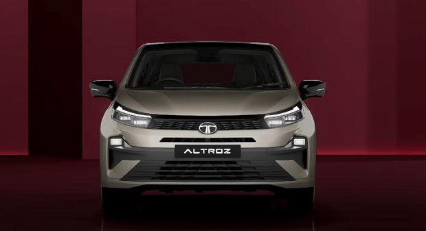 The fro of the Tata Hatchback Altar 2025