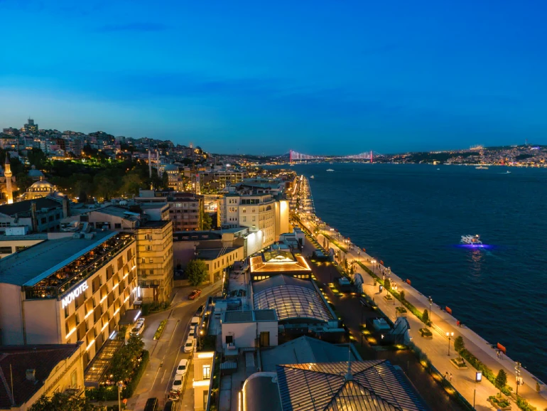 Paradise Shopping in Istanbul