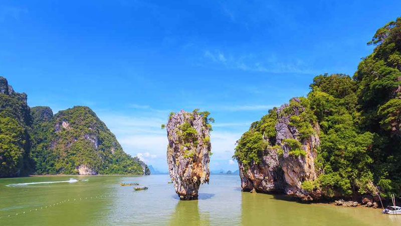 Travel to James Bond Island: Paradise for diving and swimming in Phuket