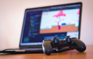 Can programming be learned with video games?