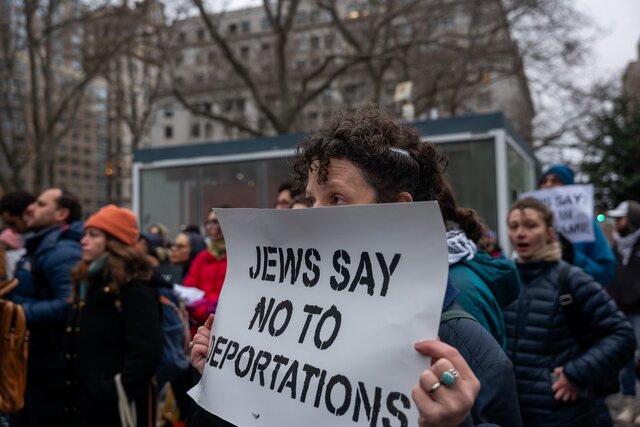 Screaming of protest from the heart of Columbia University; Not to suppress Palestinian supporters