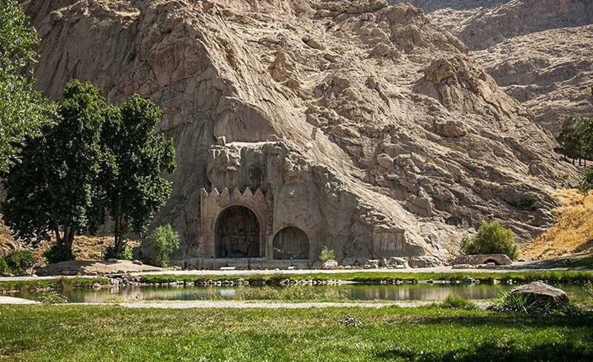 Arch -Bostan and Lake in fro of it