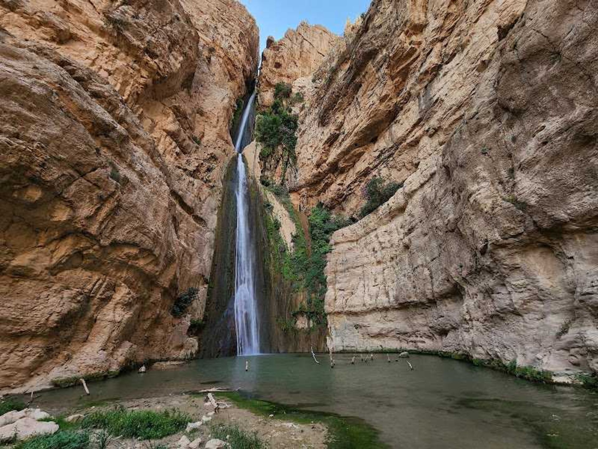 Kermanshah Piran Falls Among the rocks