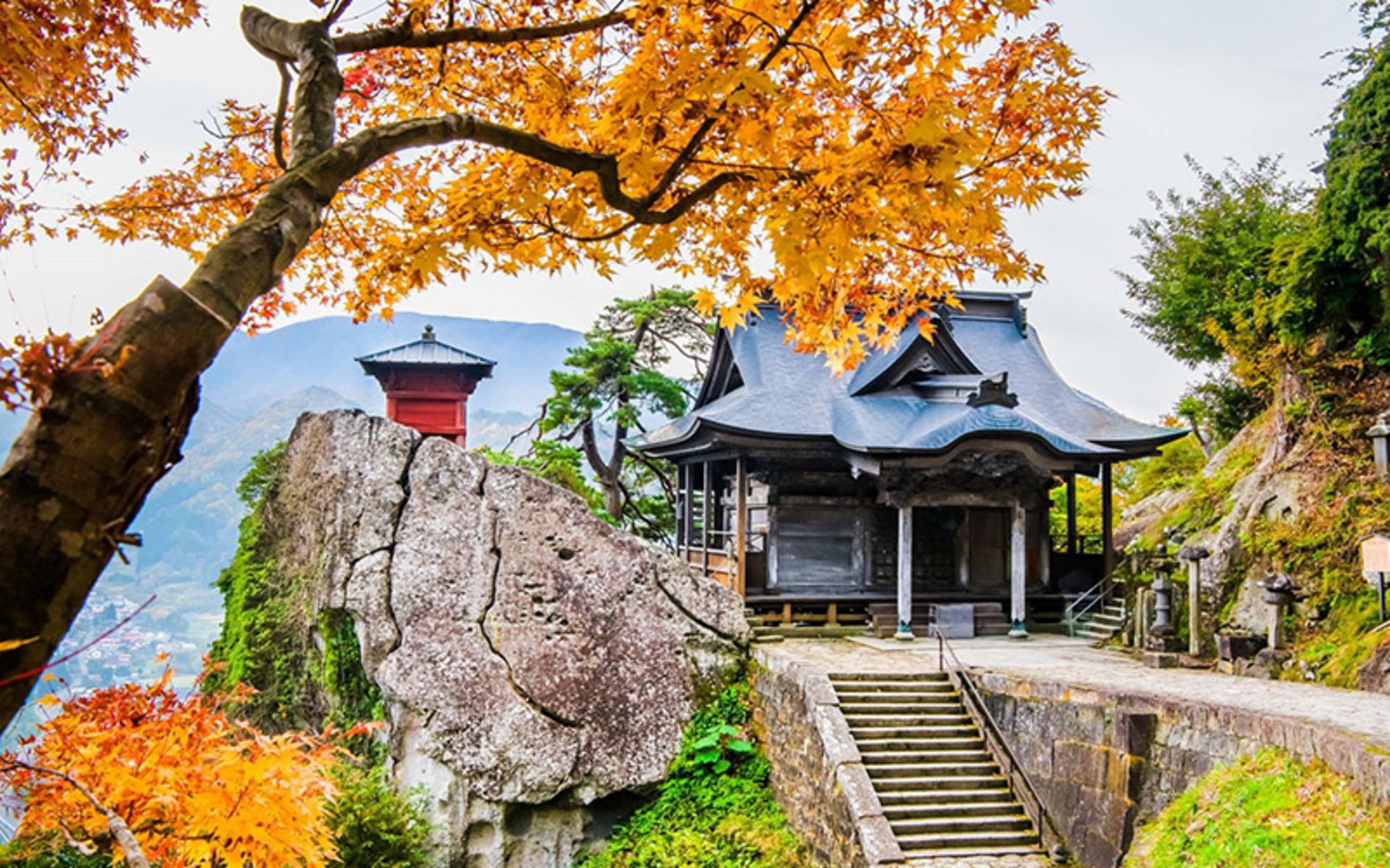 Autumn nature of the Yamdra Temple in the mouains