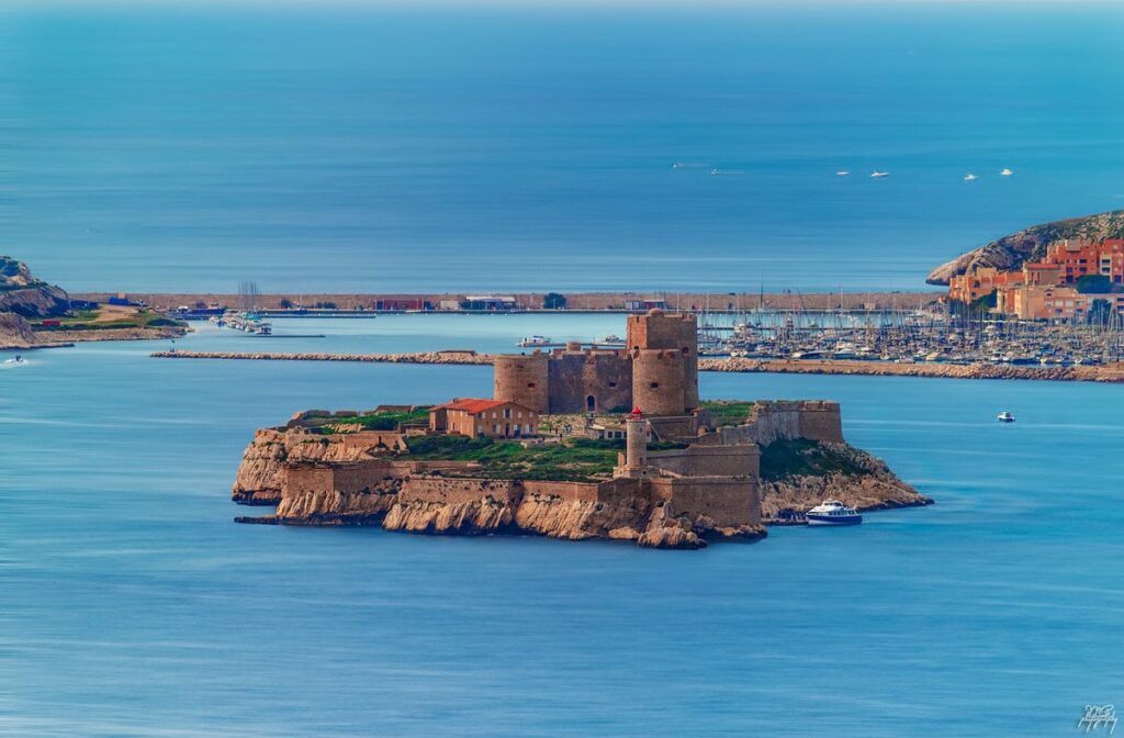 1. Visit the Eyf Castle (Château d'IF)