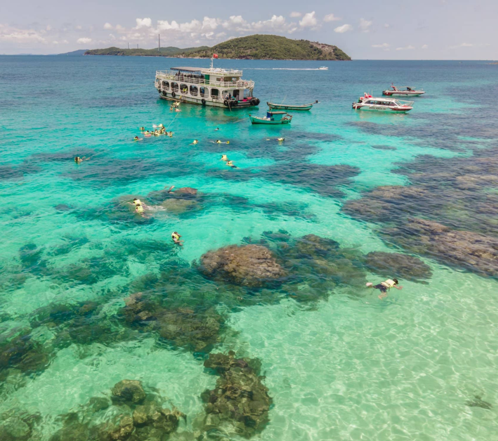 Fukuk Island beaches from large to small