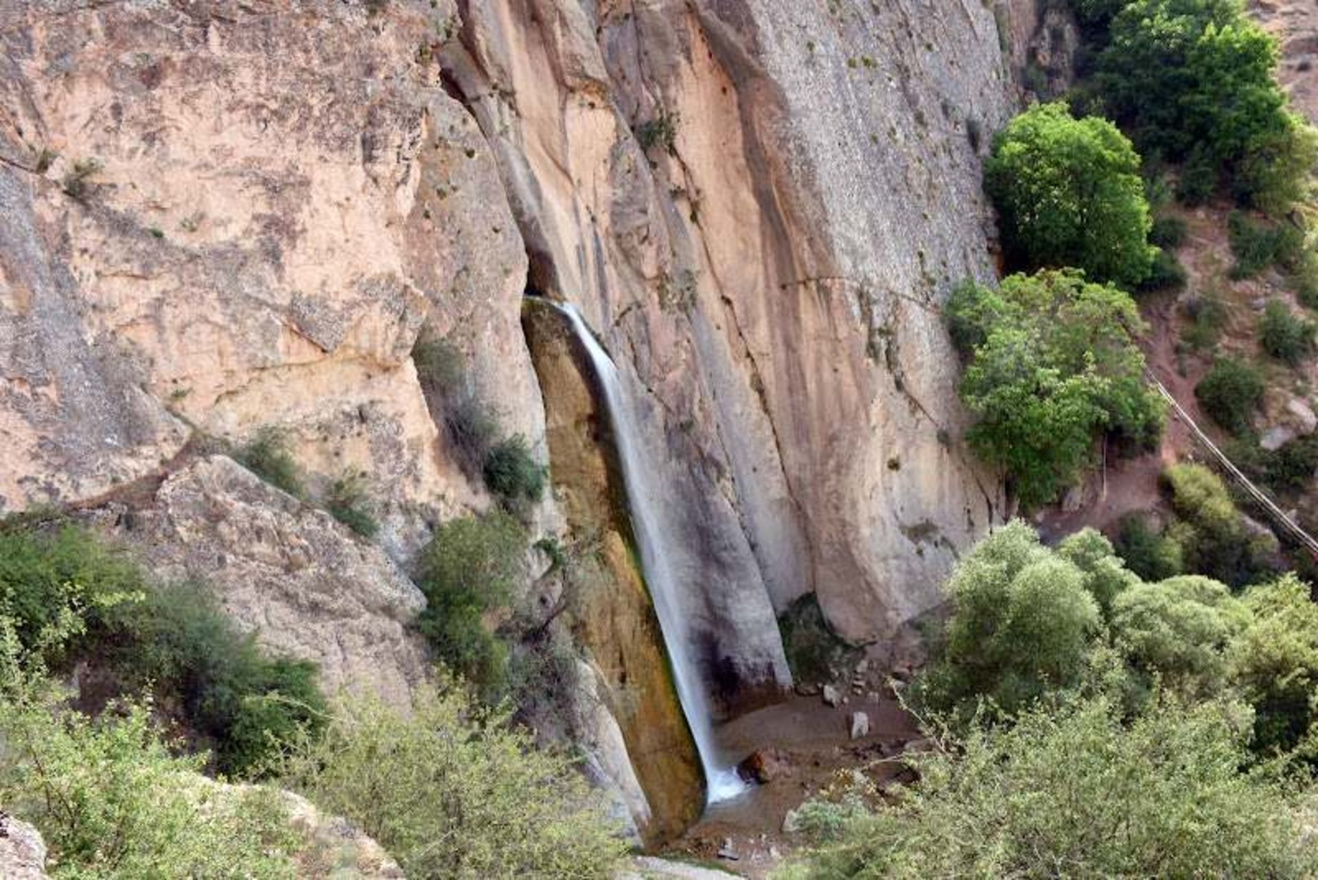Shahandasht waterfall and the trees around it