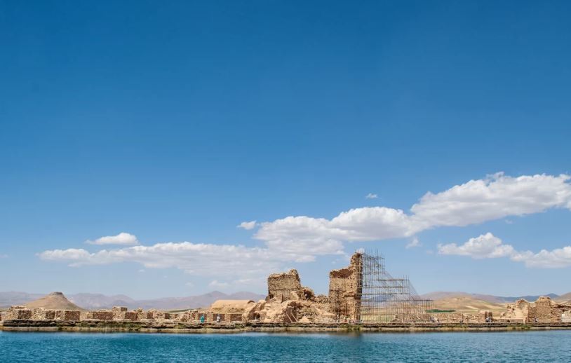 Solomon Takhshan in which city is / Where is Solomon