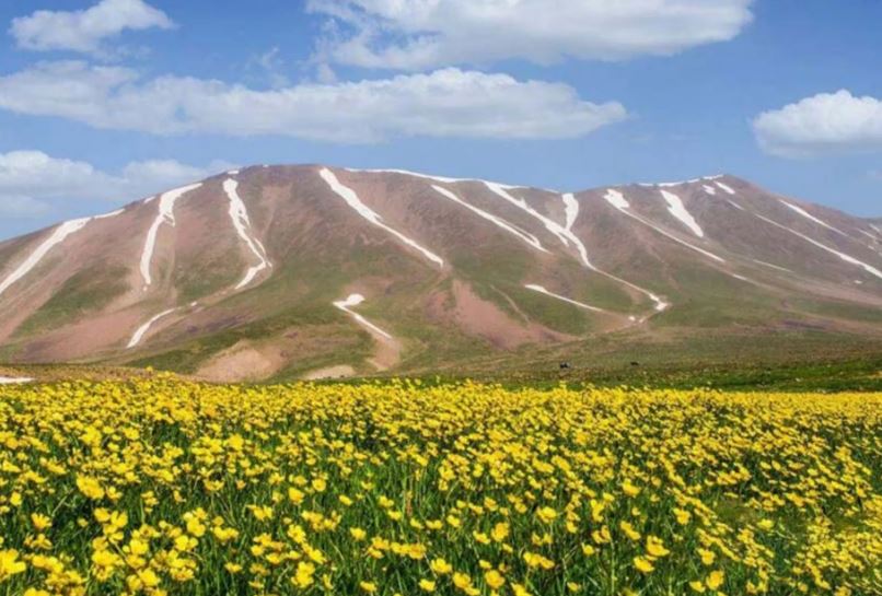 Other tourist attractions around Takht -e -Soleiman