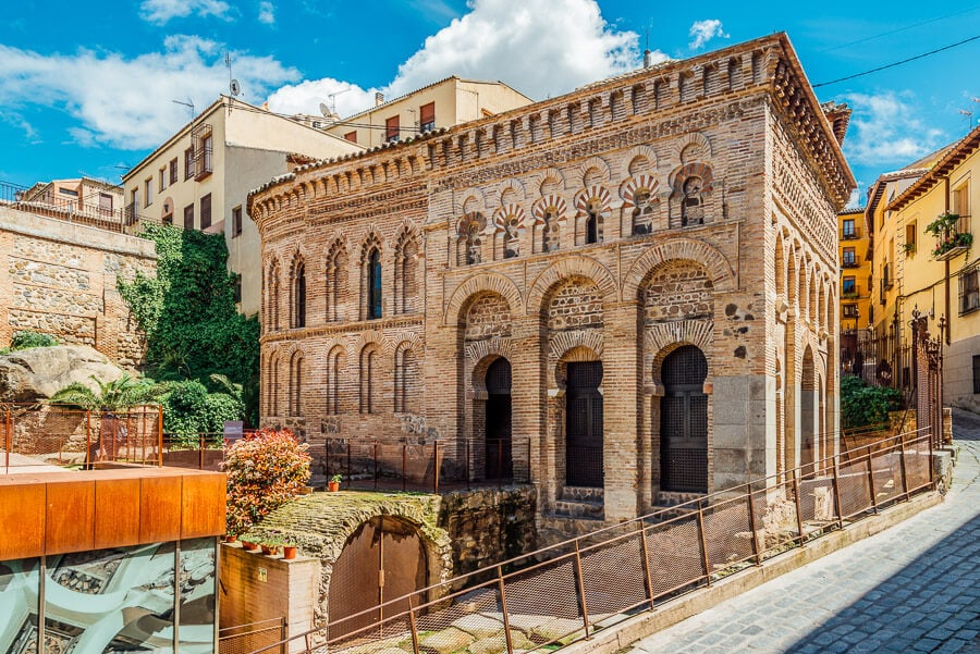 2. Crysto de La Loz Mosque from the city's attractions