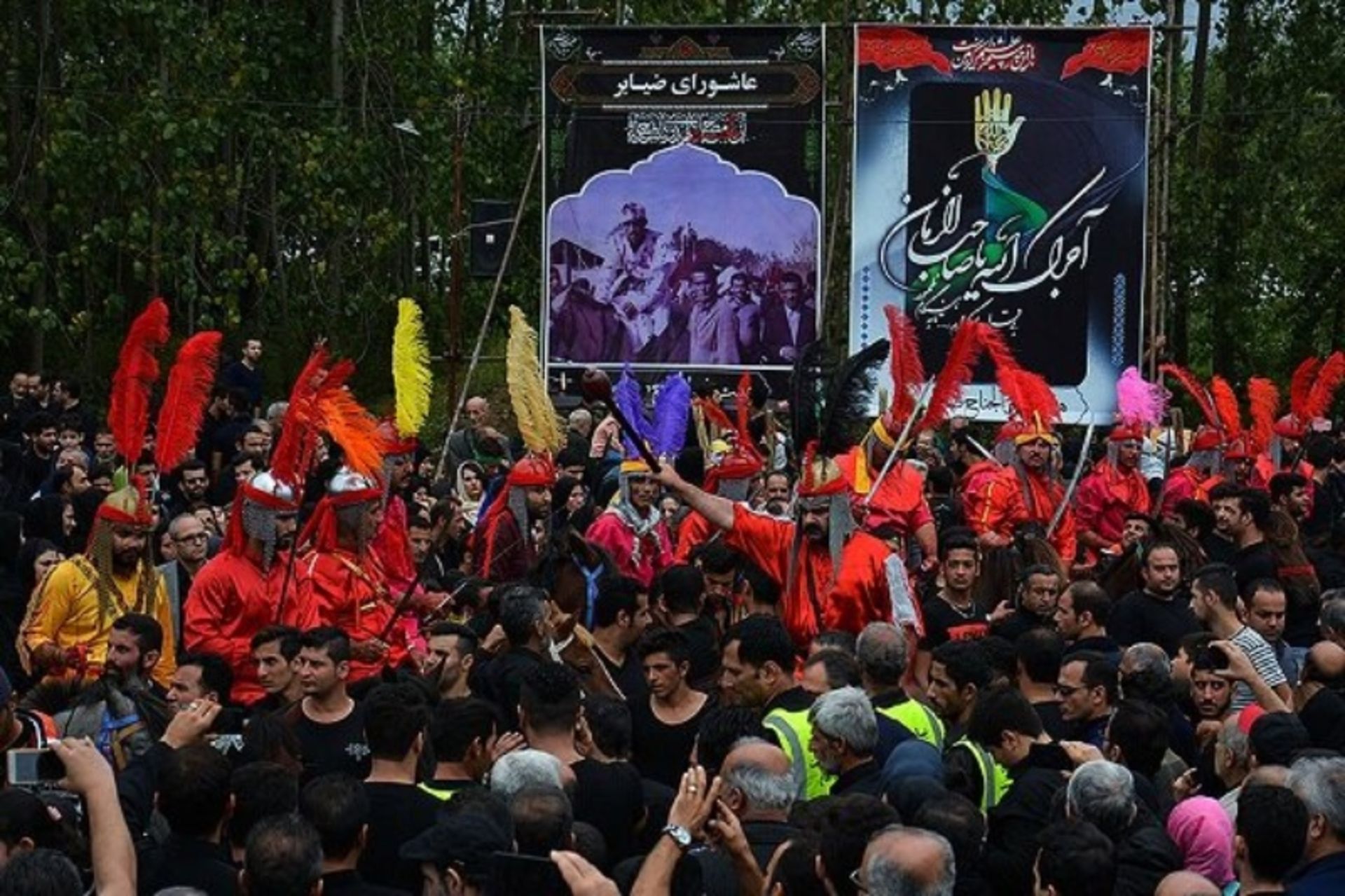 Red men at the Ashura Ziabar ceremony