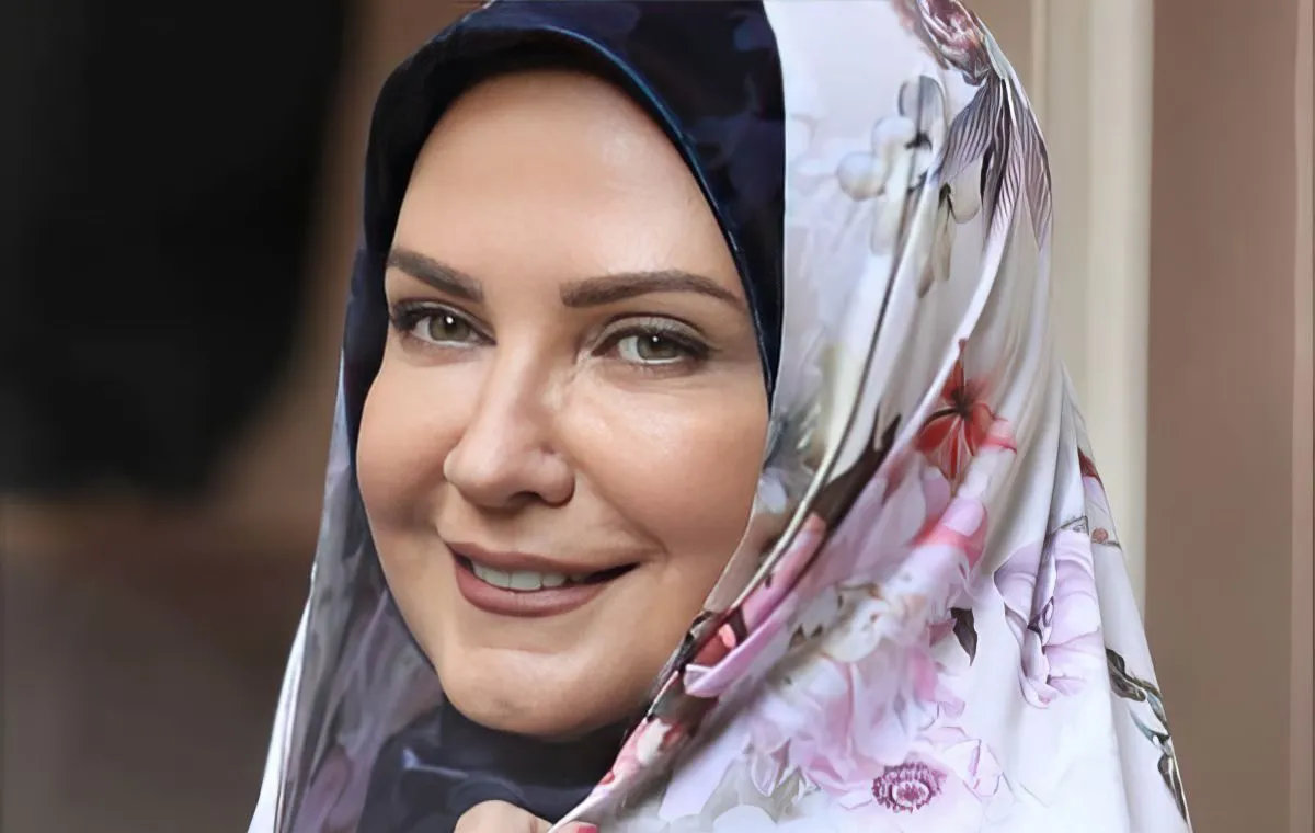 Laya Zanganeh; Aghazadeh