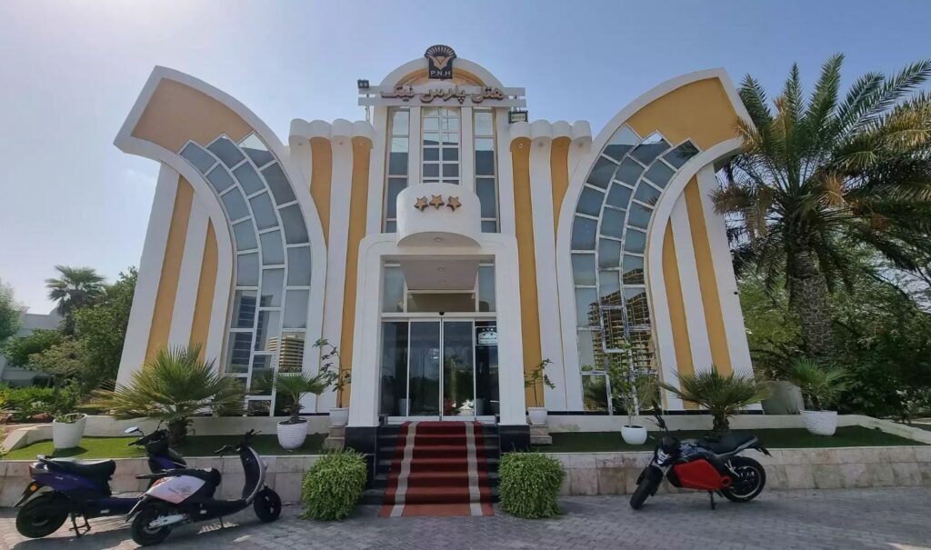 Pars Nick Hotel