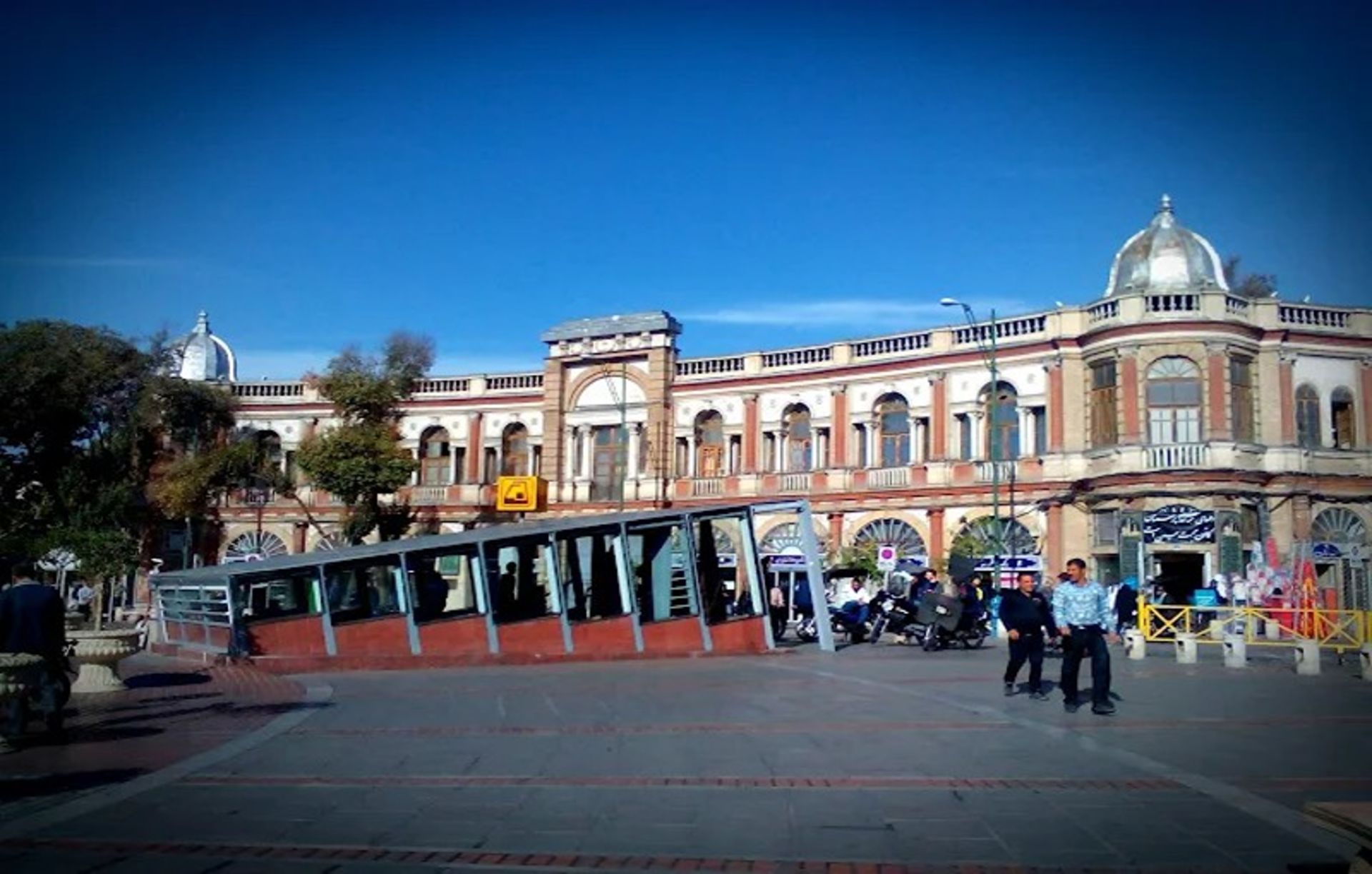 Erance to Hassan Abad Metro Station next to the old city texture