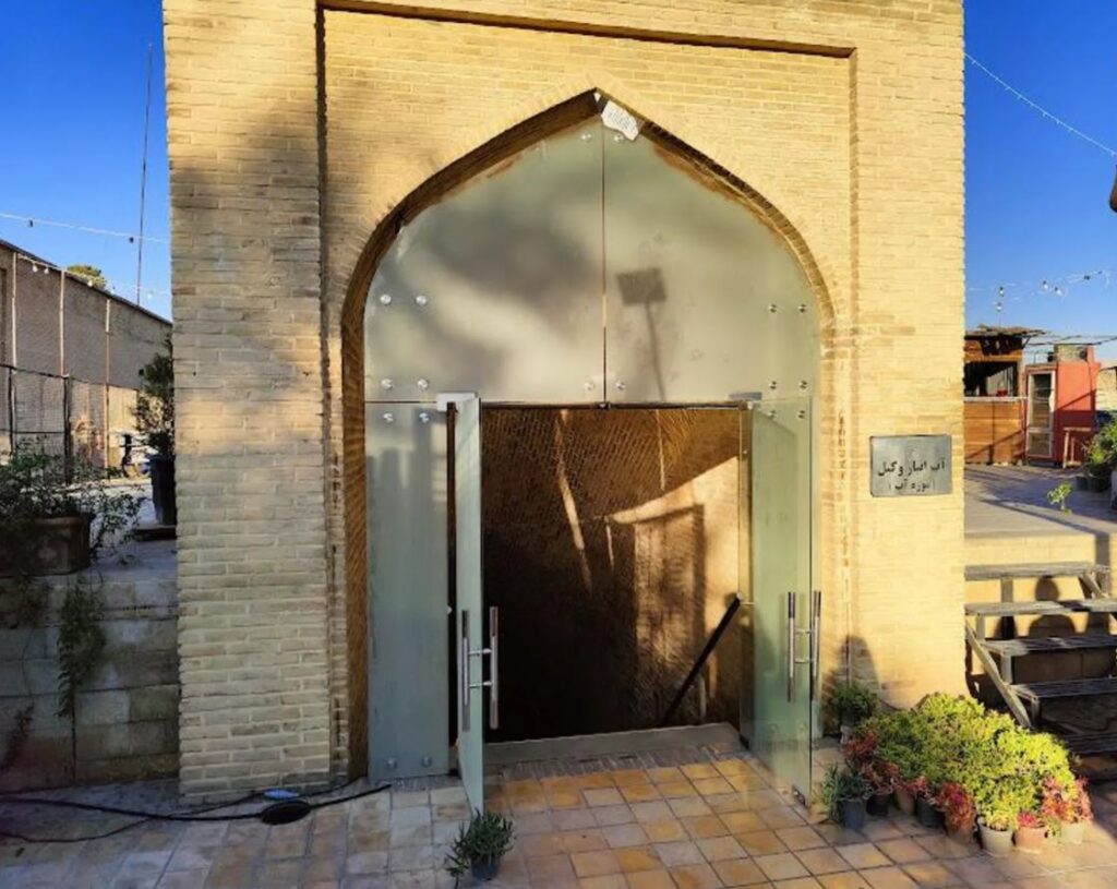Lawyer's waterfall; Smart building from the heart of history and art