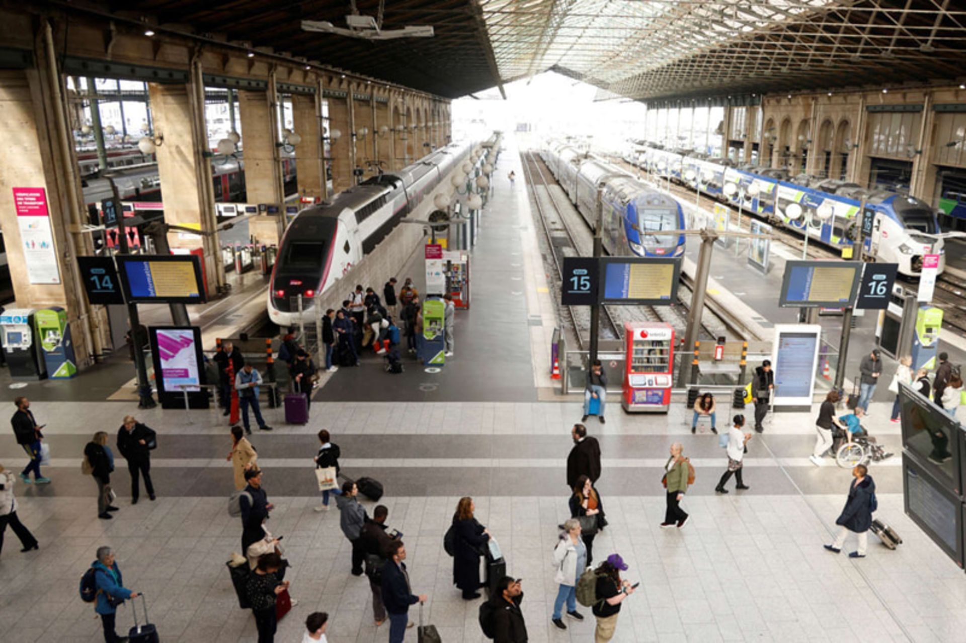 Passengers in the ierior of the Gar -Noor Station