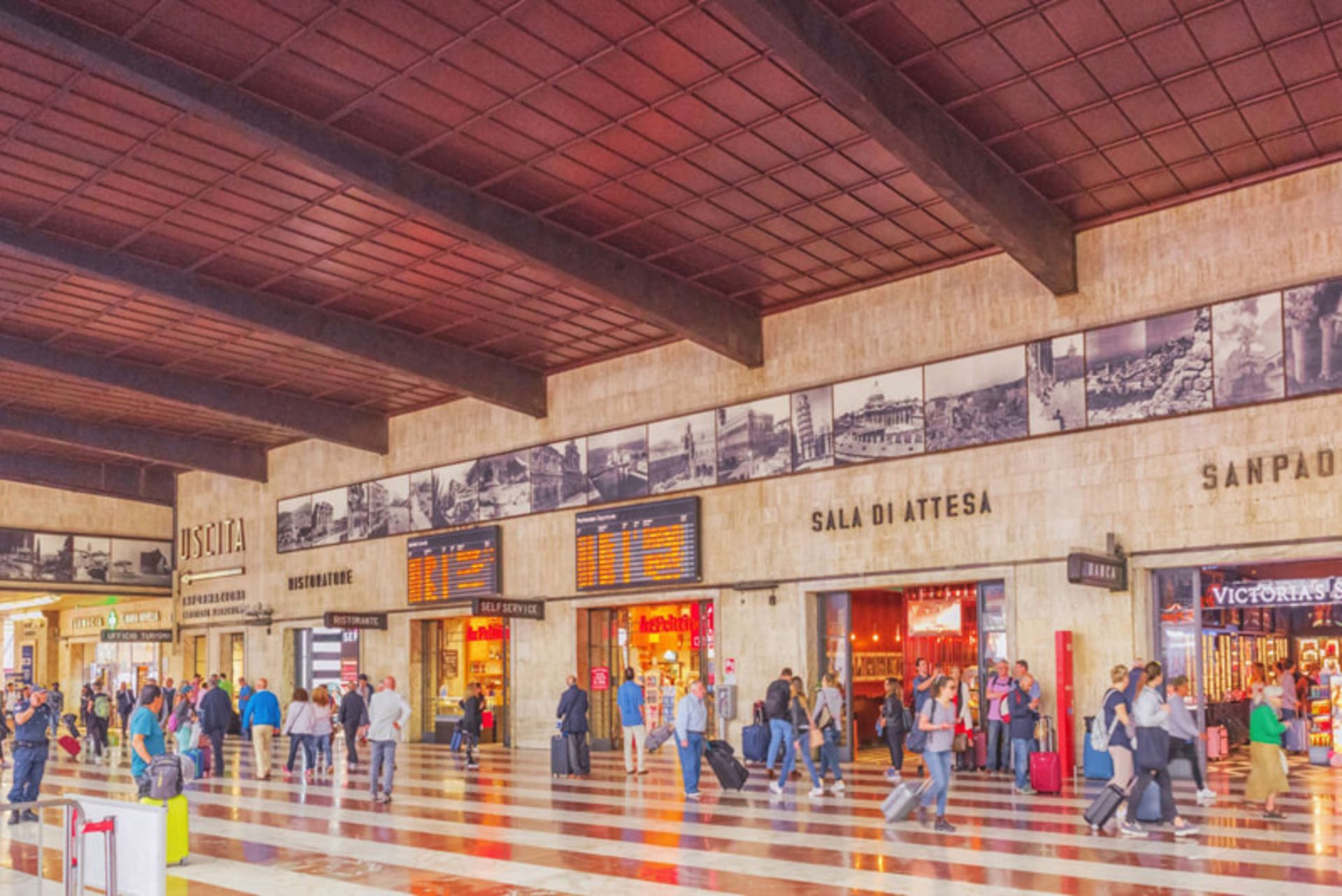 Passengers in the ierior of the Florence Station Saa Maria Nawola