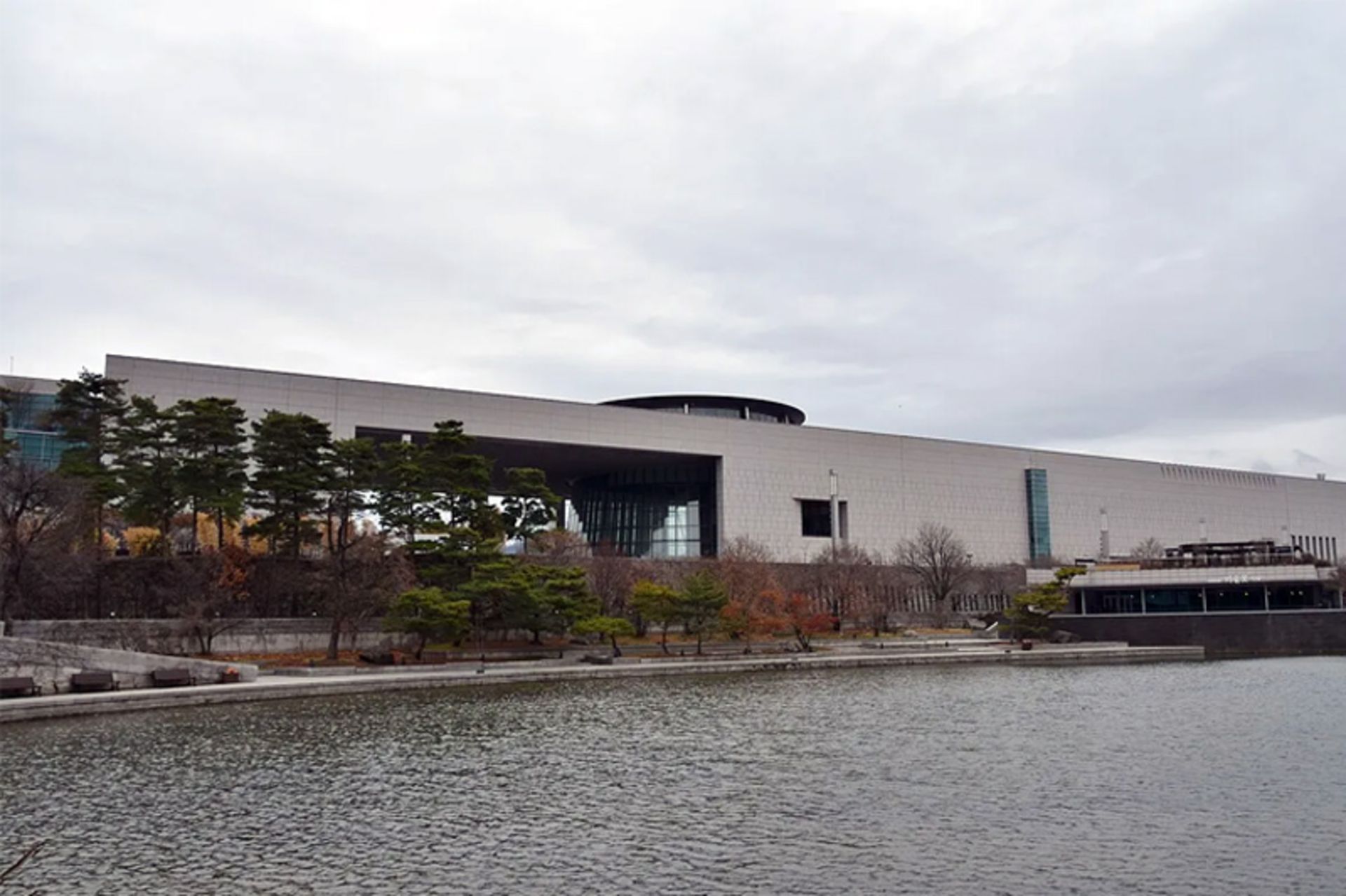Exterior of the South Korean National Museum building