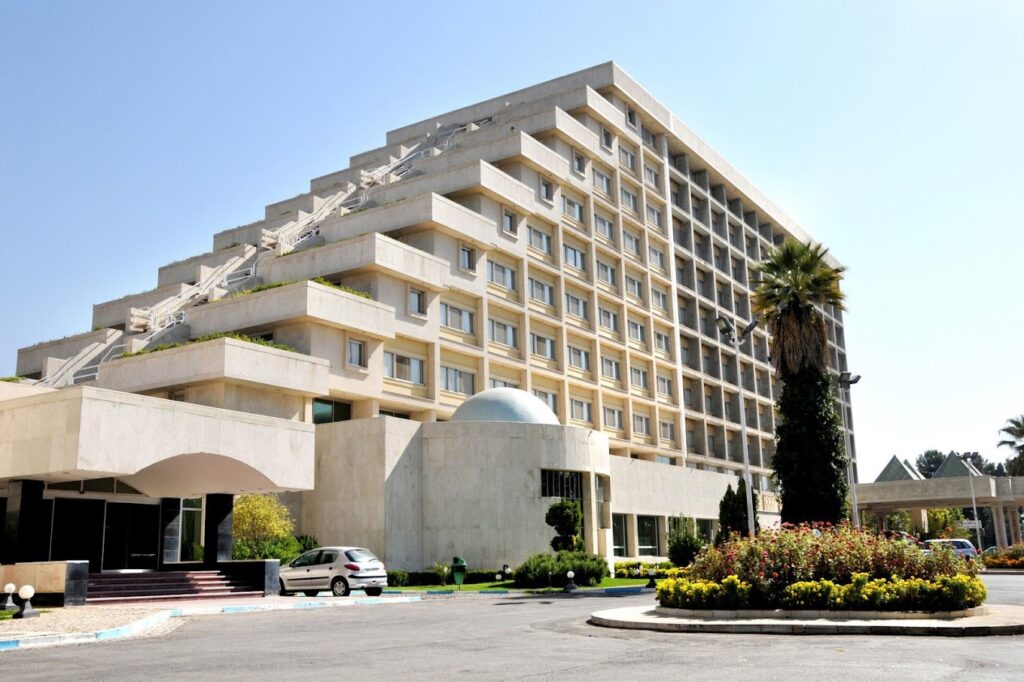 Hotels near Shiraz Lawyer Bathroom