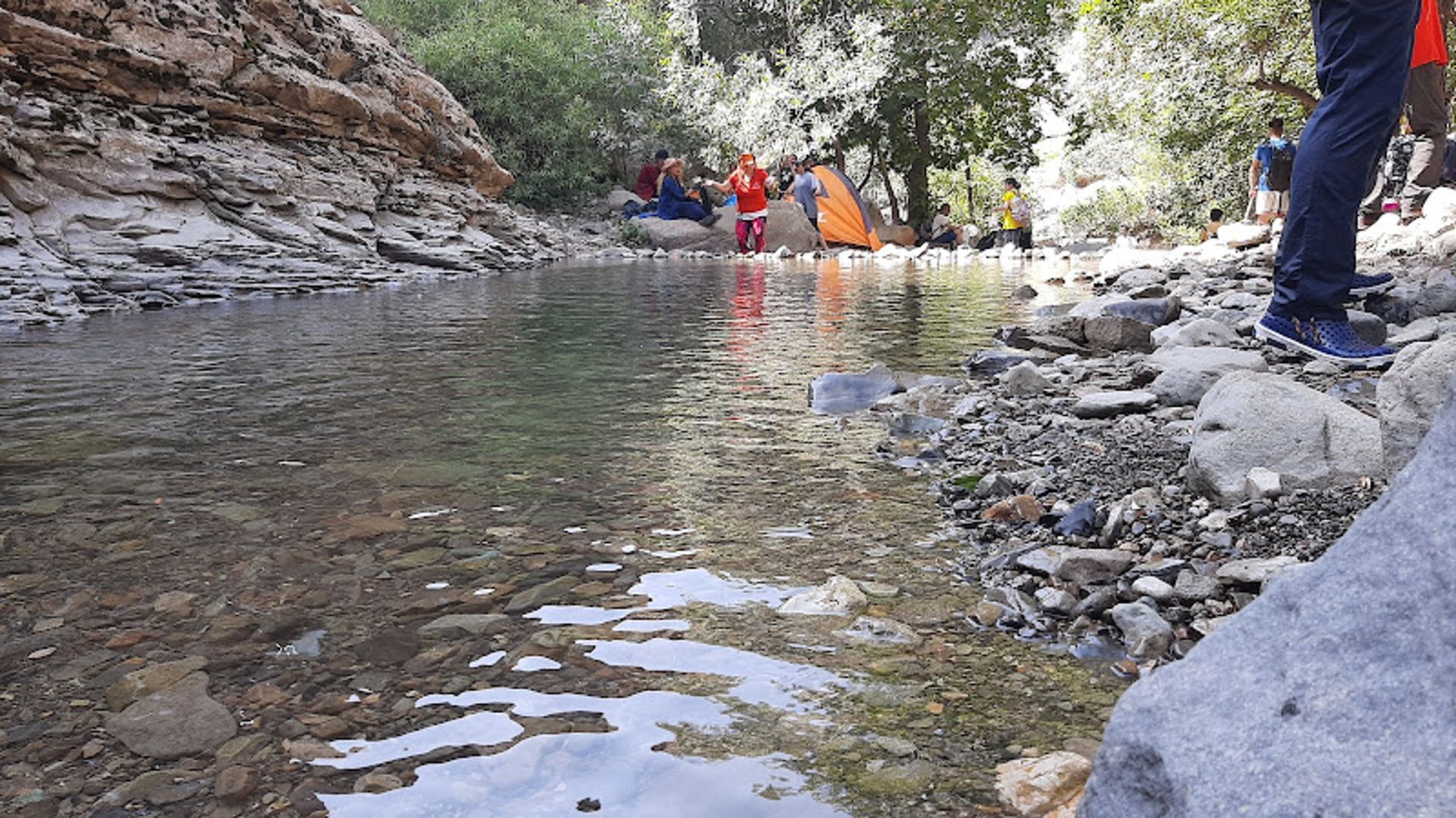 Tourists along the river Chal Fish