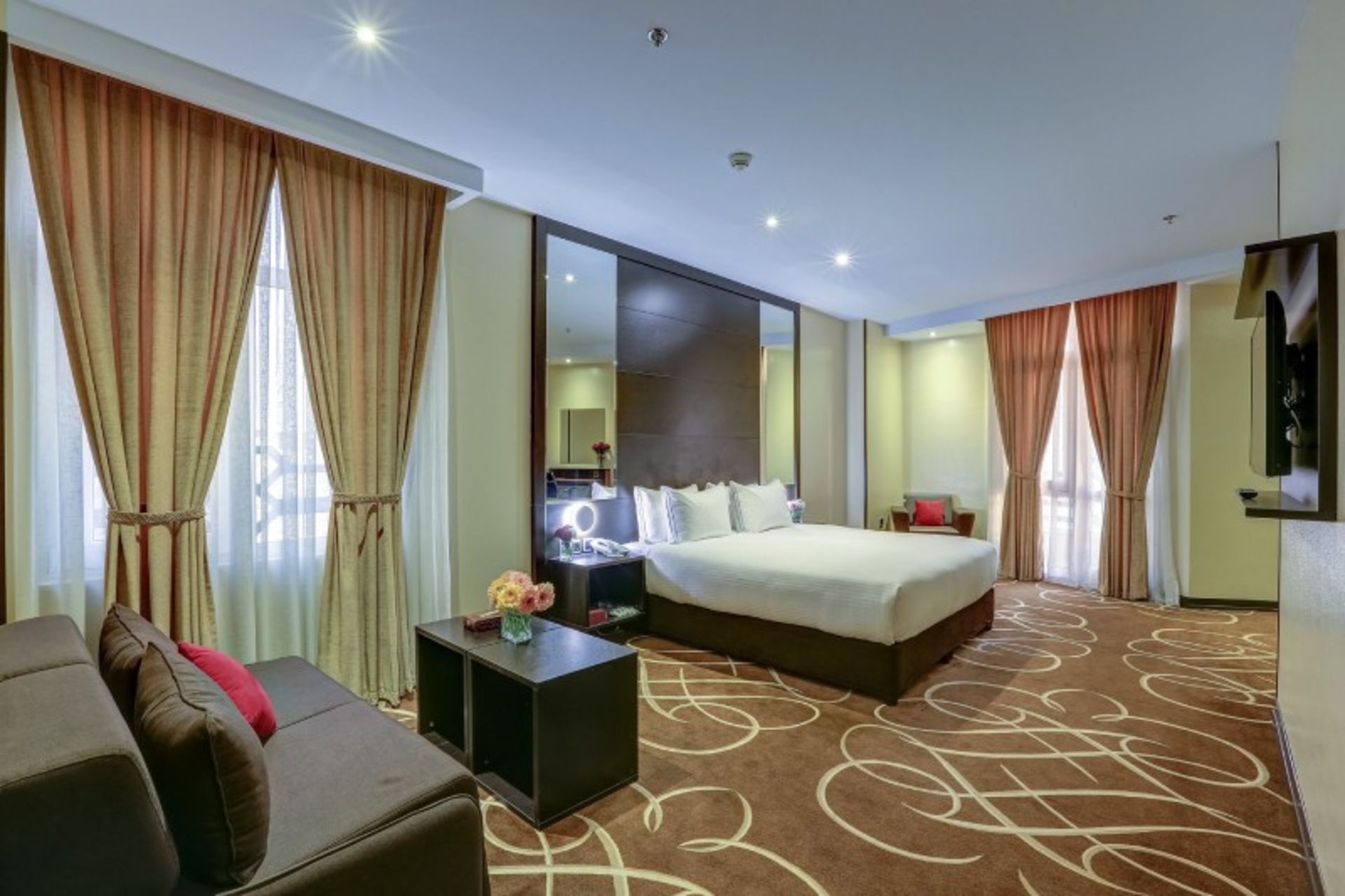 Facilities of the Grand Hotel in Tehran