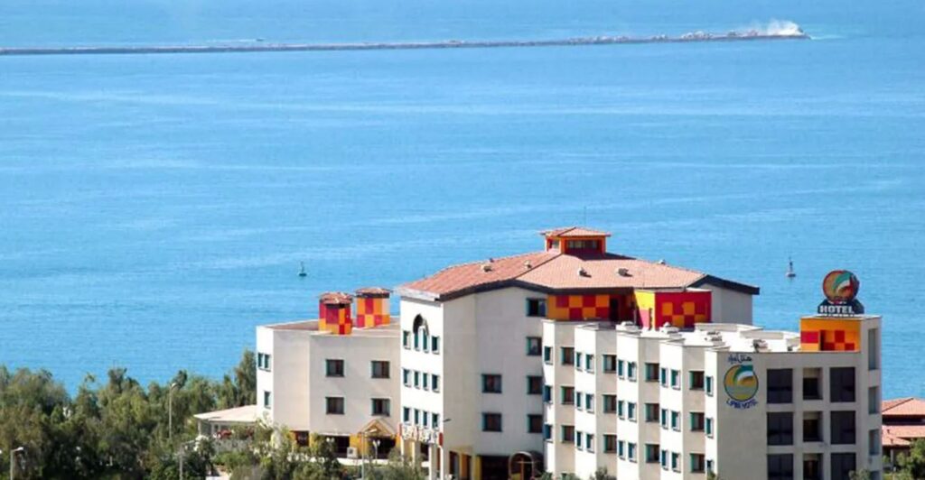 Hotels close to the Lipar Chabahar Wetland