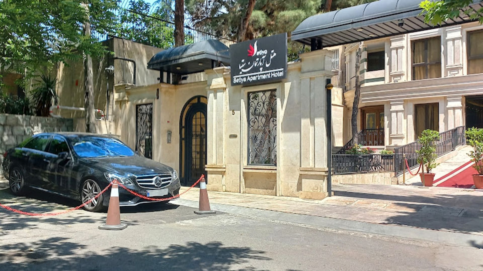 Styia Apartme Erance Door