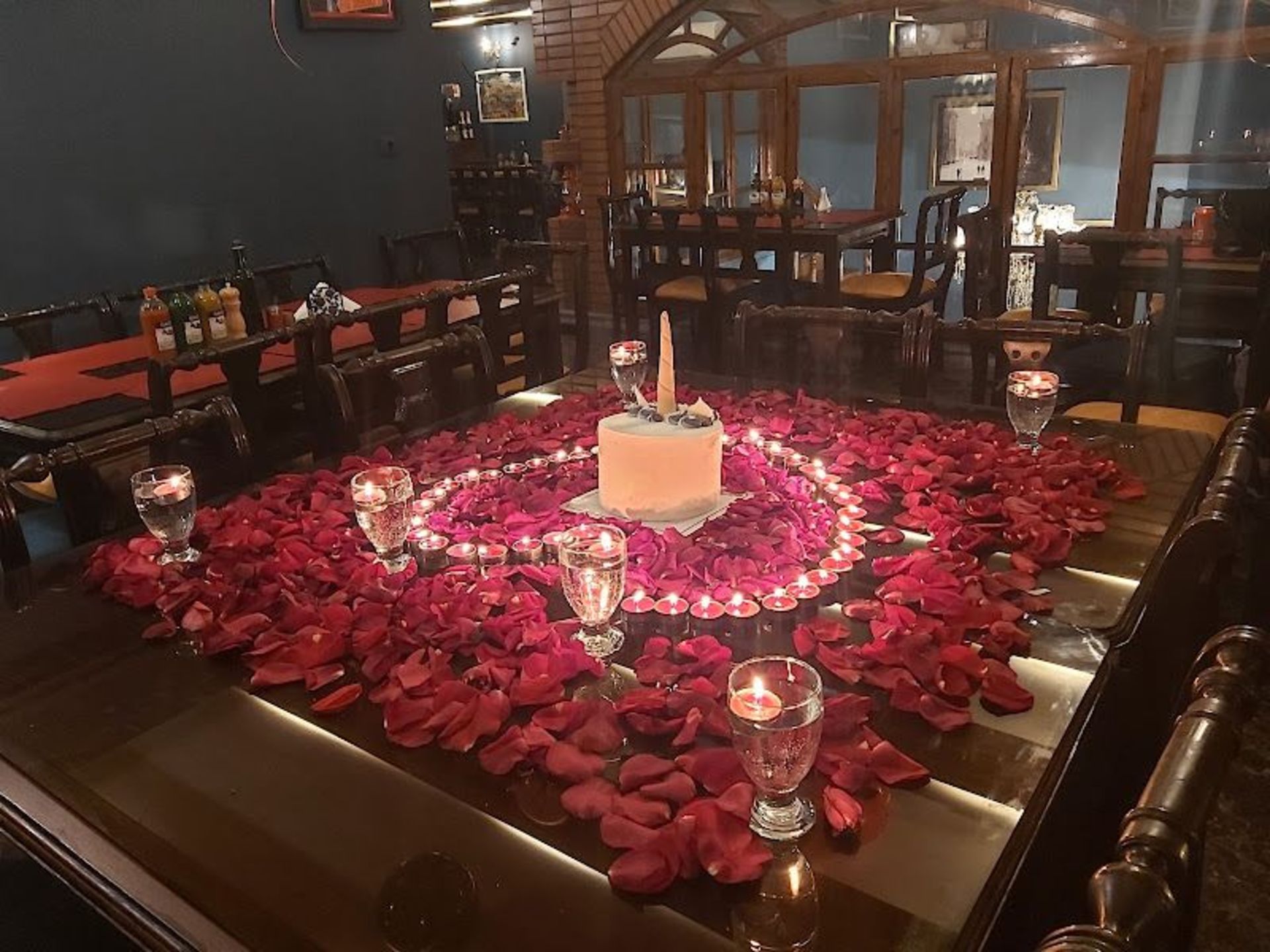 Lian Restaura Birthday Table