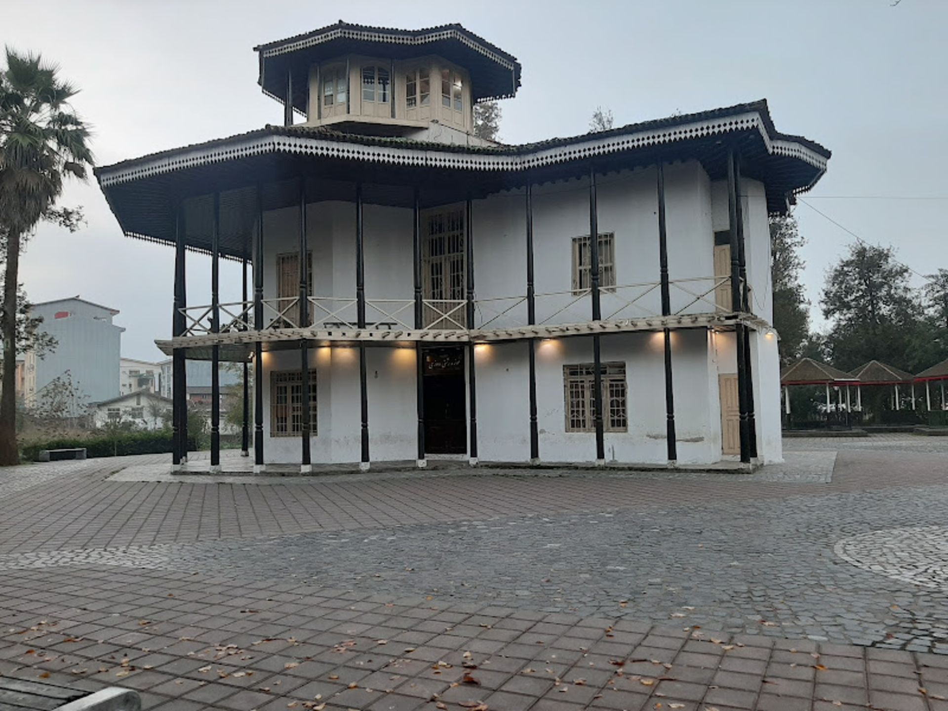Mansion in Rasht Garden