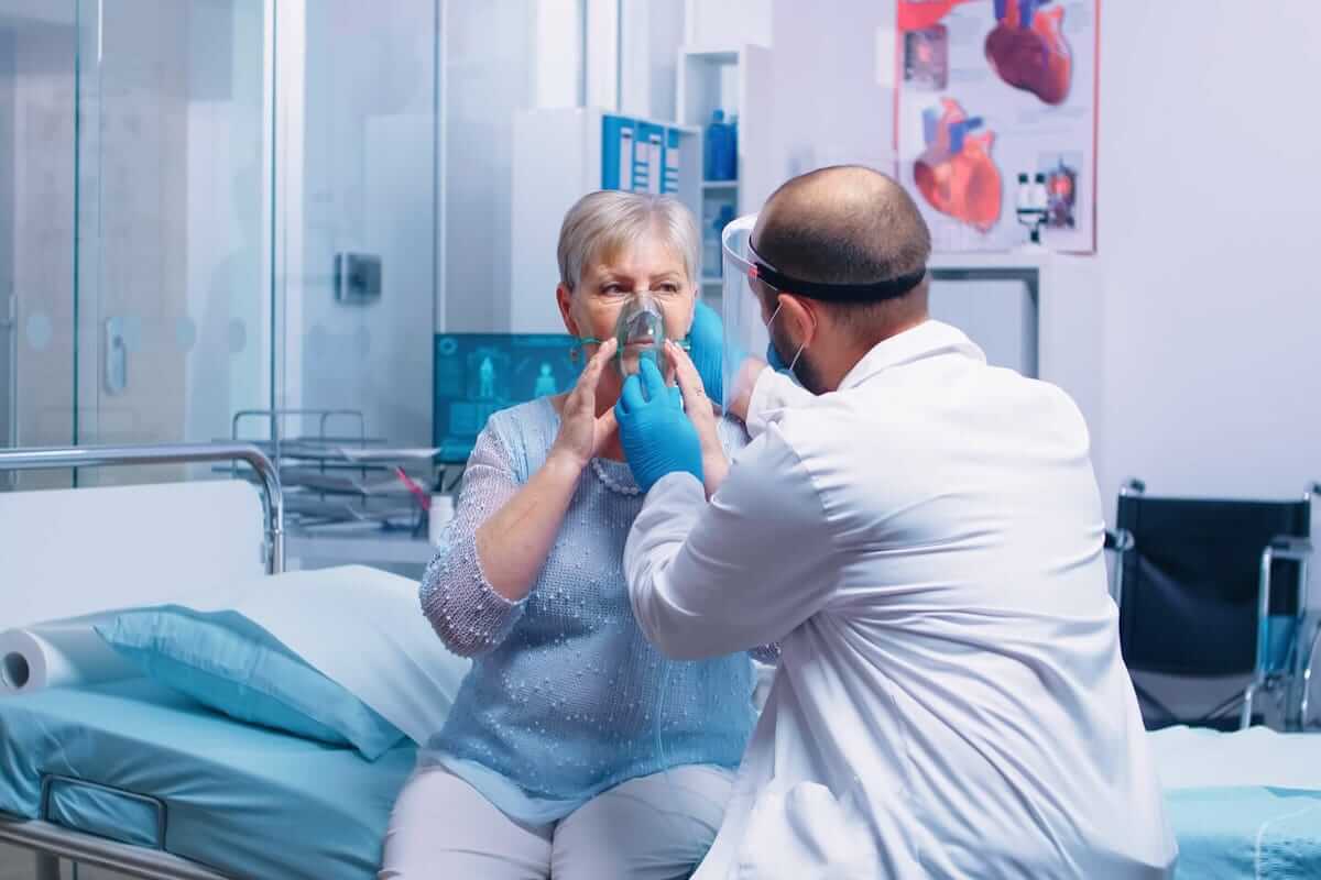 What are the symptoms of lungs in the elderly?