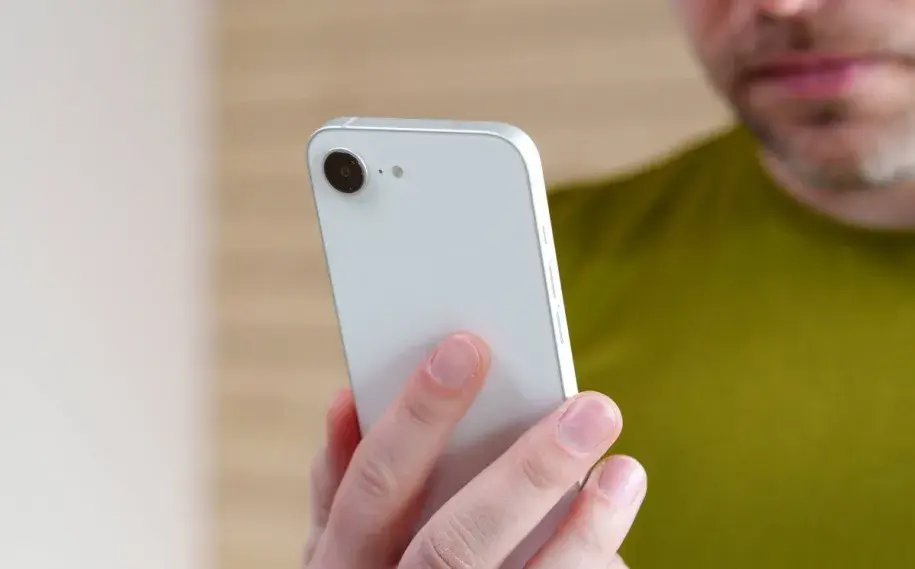IPhone 16E Review