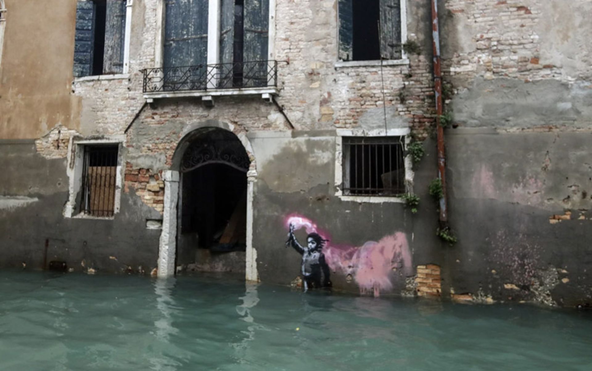 Restoration of Banki paiing in Venice