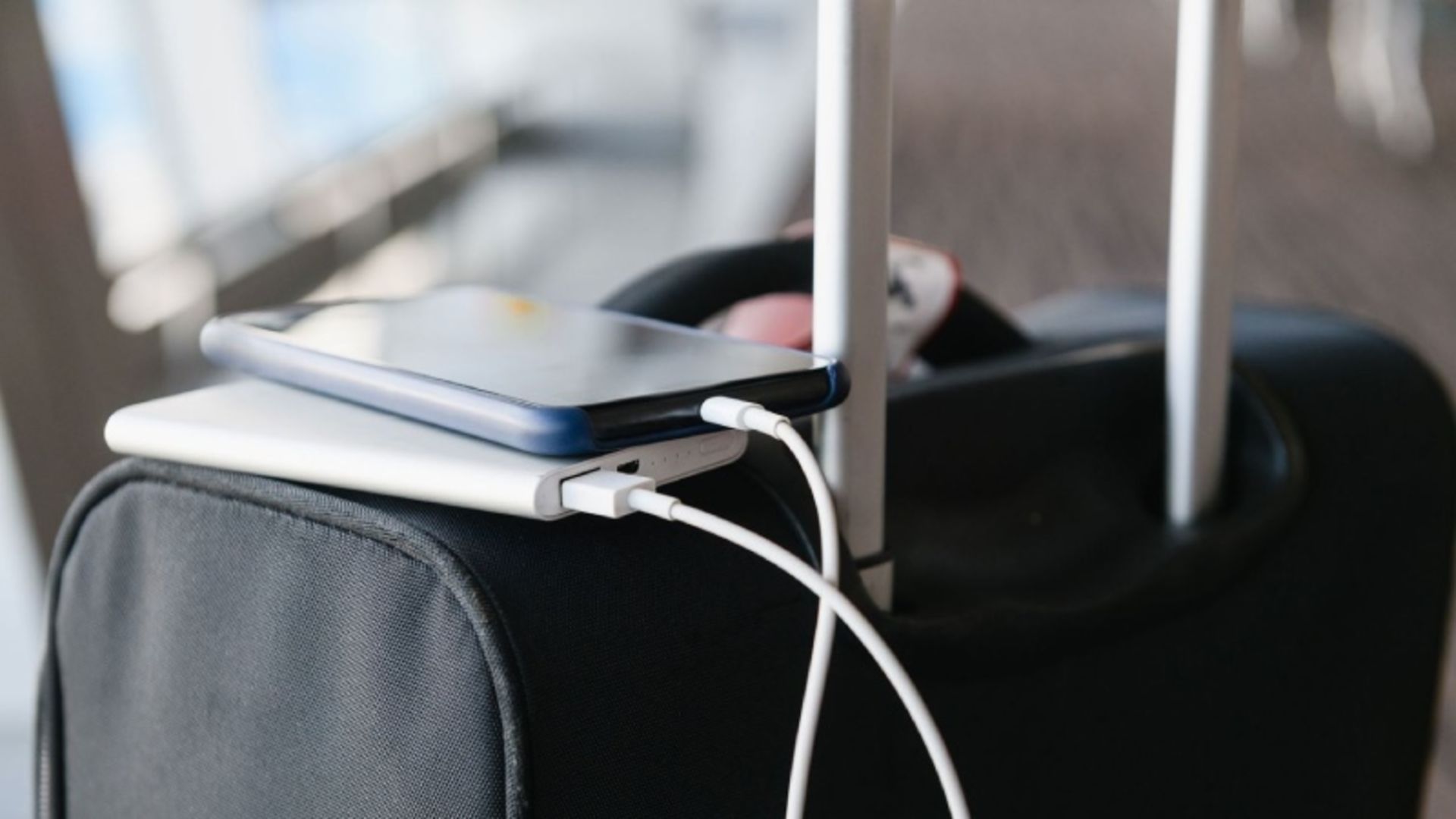 Power Bank connected to mobile
