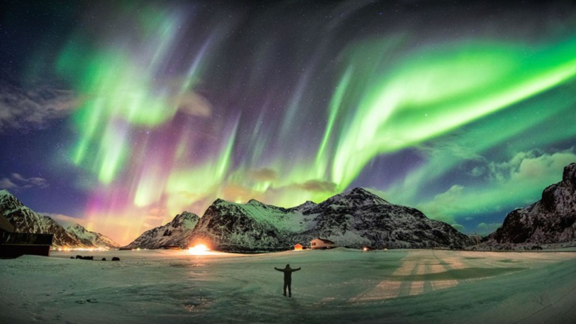 Aurora in the Scandinavian Mouains 