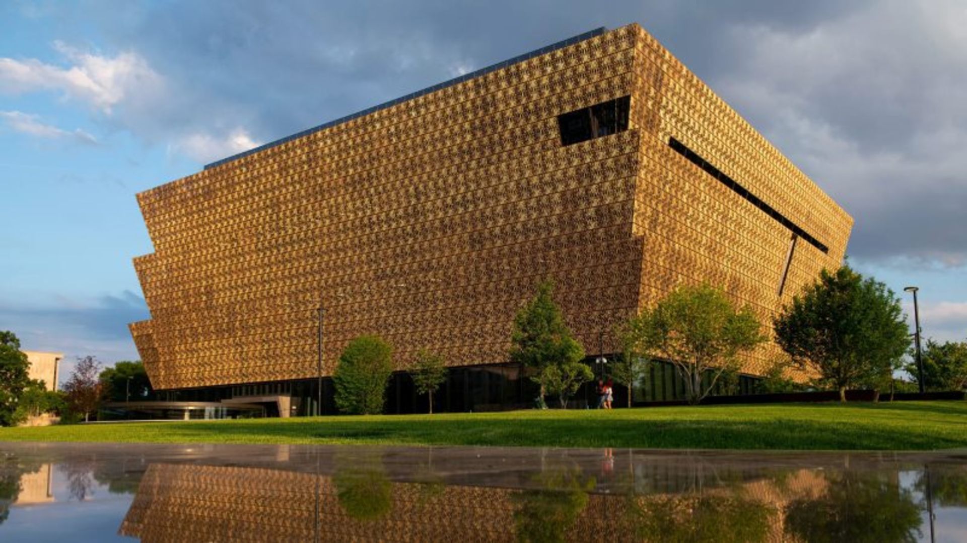 The cubic building of the National Museum of American History 