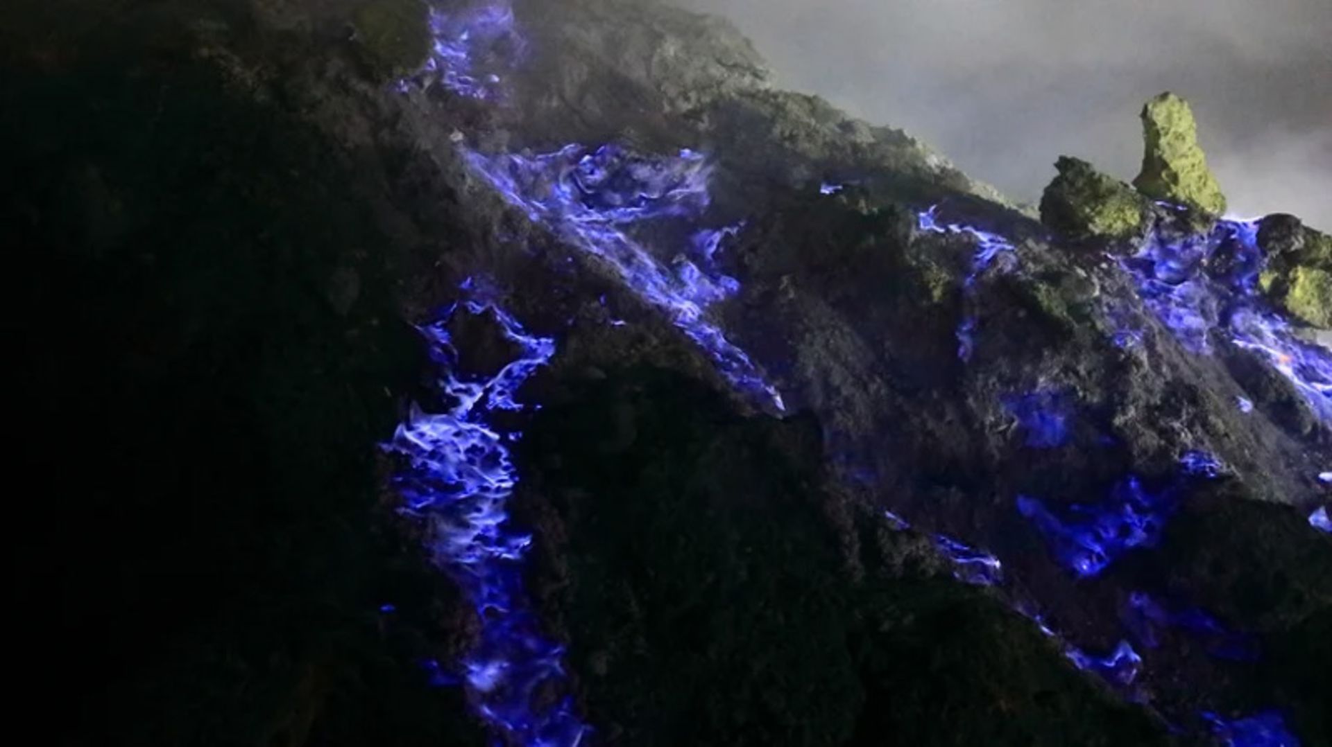 The flames and blue lava