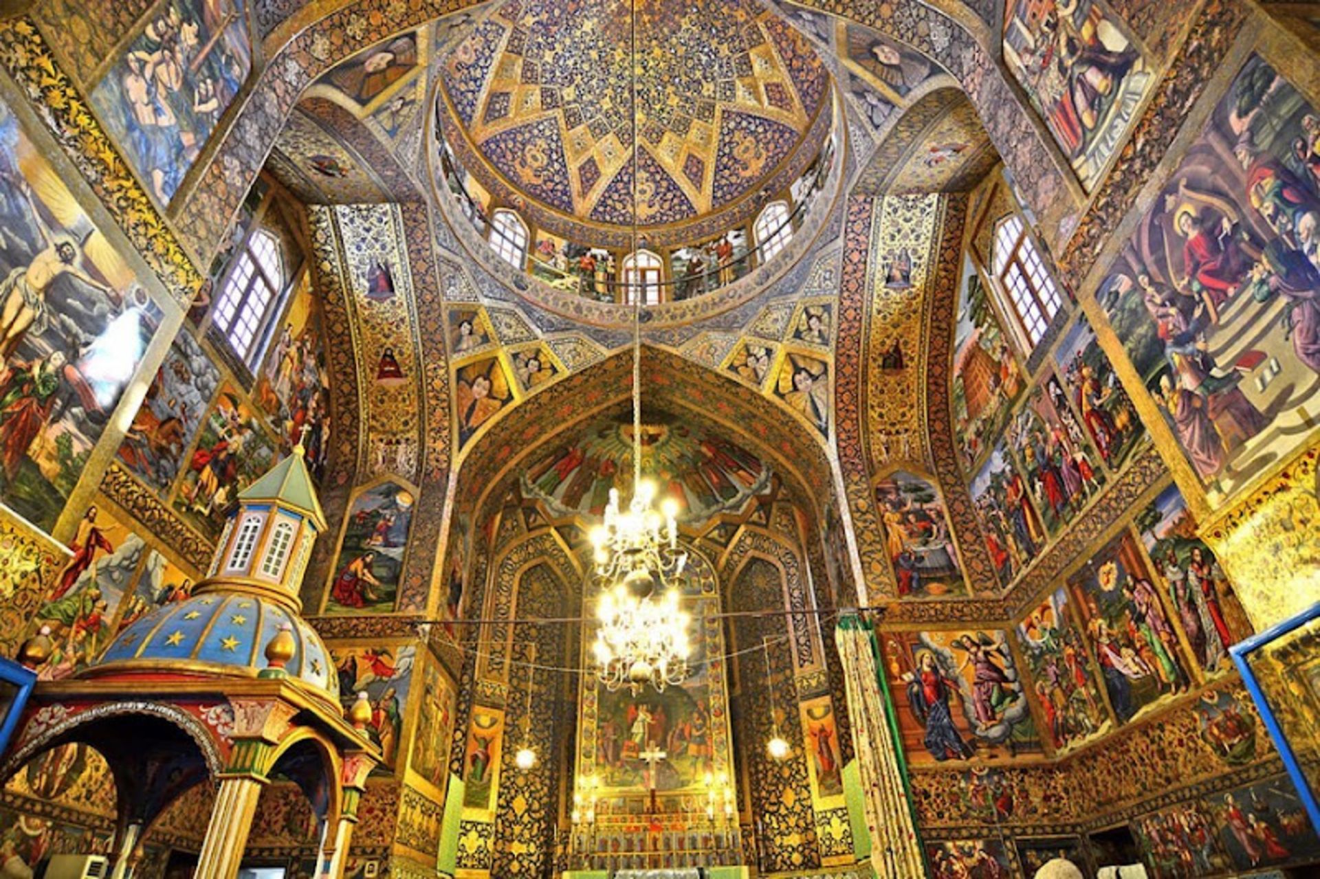 The roof paiings and walls of the vanak church