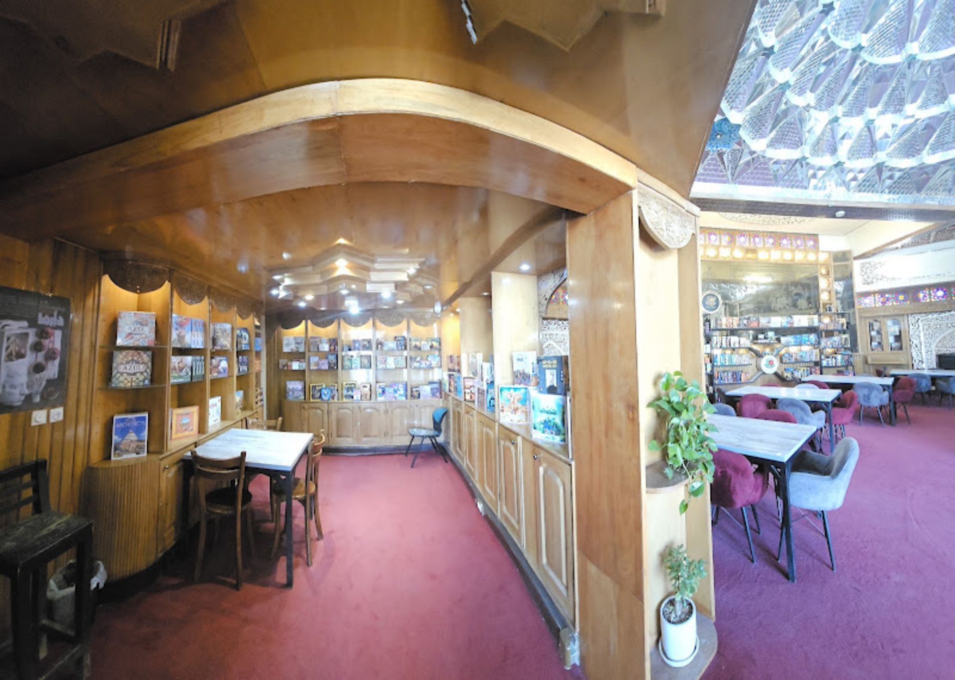 Isfahan Cafe Ierior Space