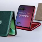 Galaxy Zed Flip 2 against Moto Razer Ultra