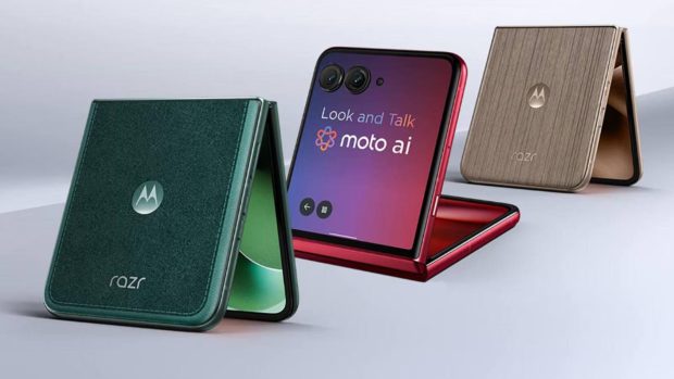 Galaxy Zed Flip 2 against Moto Razer Ultra