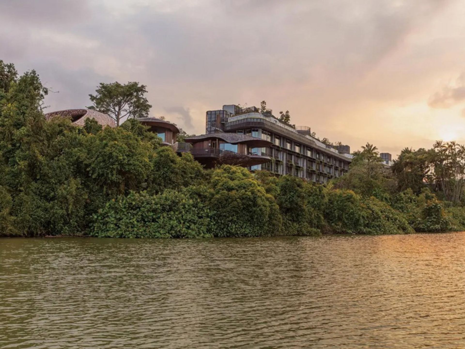 Singapore Revival Residence on the Lake