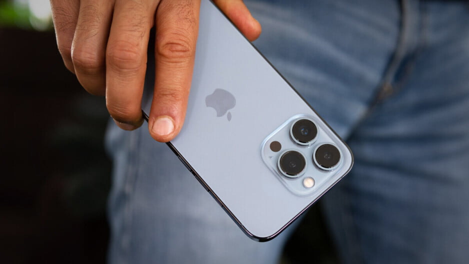 Why are old flagship phones still worth buying?