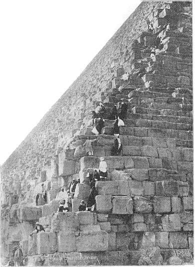 ۱۵ Rueled Pictures of the Egyptian Giza Pyramids that you probably never seen