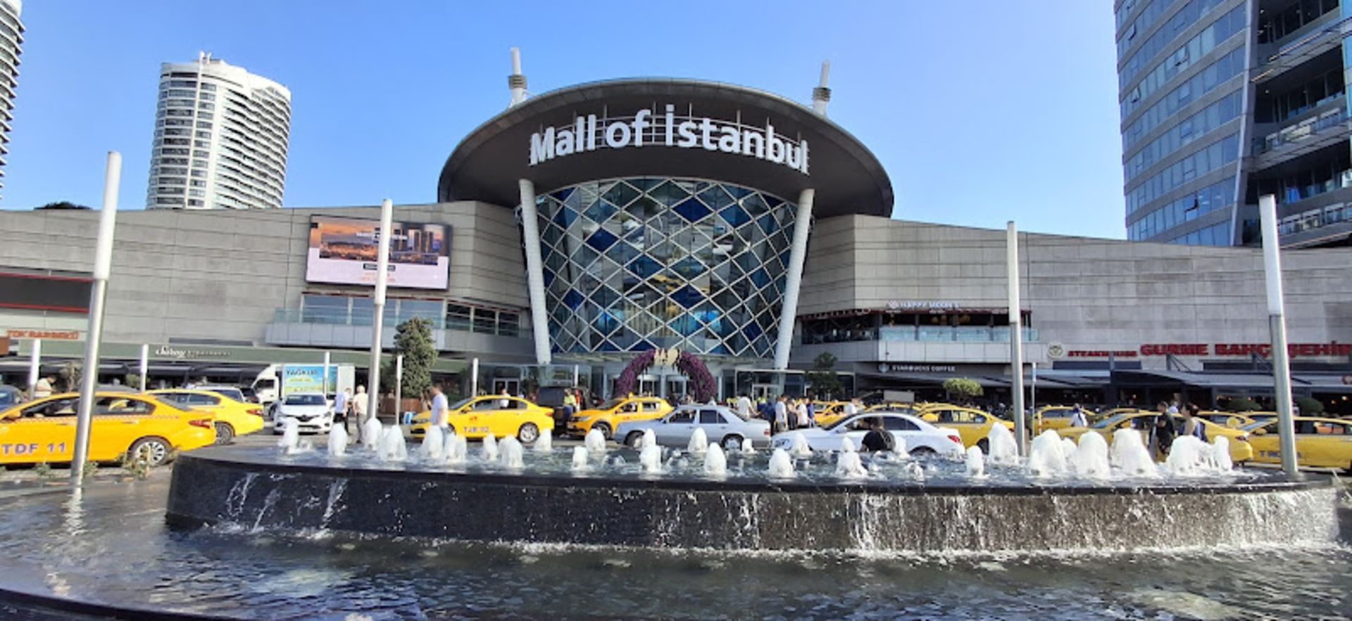 Exterior of Istanbul's Mal Avo Shopping Ceer 