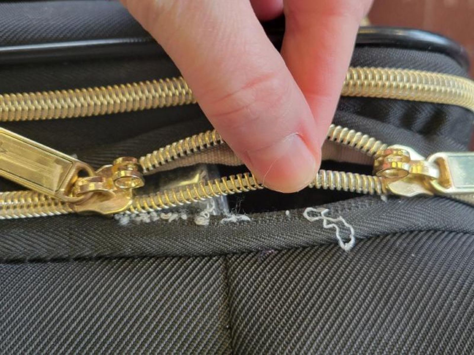 Bilateral zipper