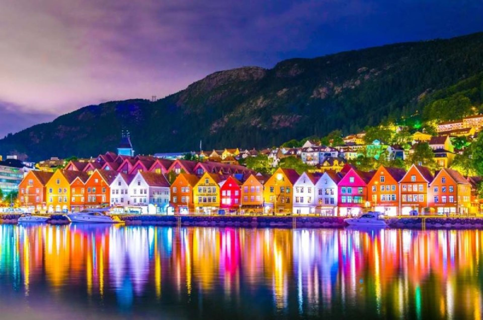 The colorful lighting of the colorful houses of the berin beckle in the water