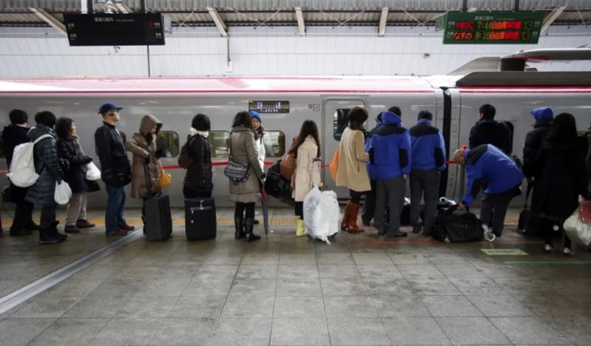 People at the Japanese train station
