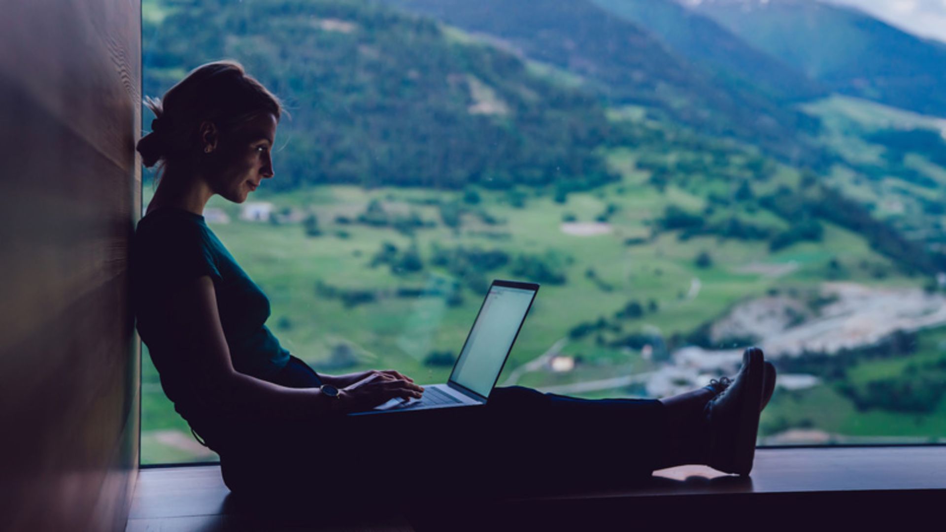 Digital Failed Woman working with laptops