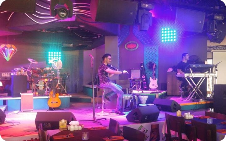 The best restauras of Kish with live music