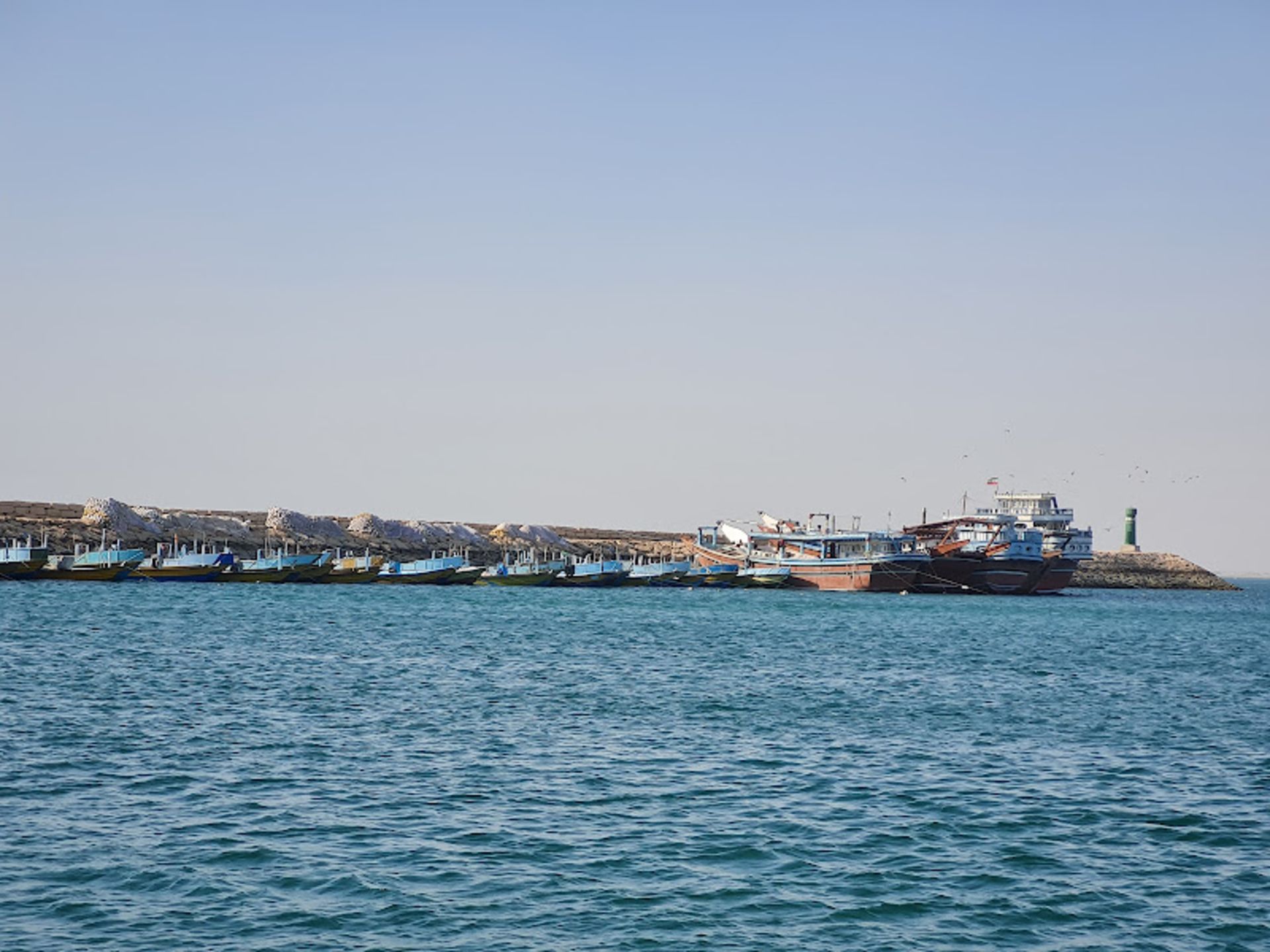 Boats and leisure vessels in the Kandalo dock